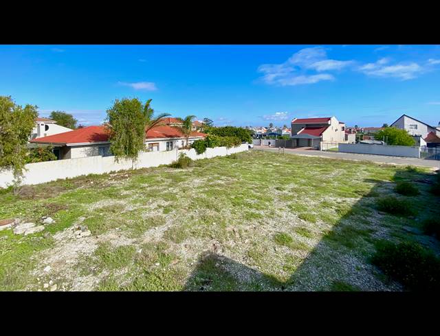 670M² VACANT LAND FOR SALE IN PORT OWEN